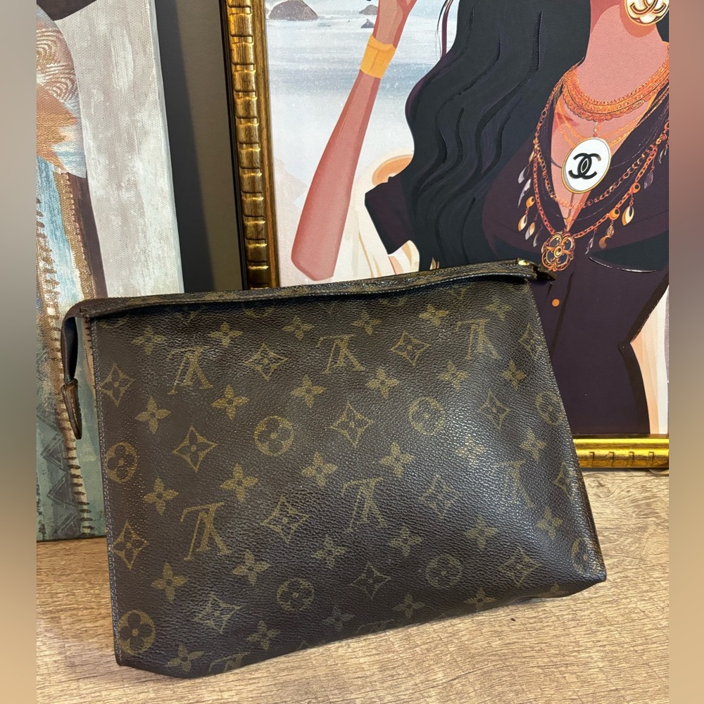 Authentic Vintage Louis Vuitton Monogram Toiletry Pouch Clutch